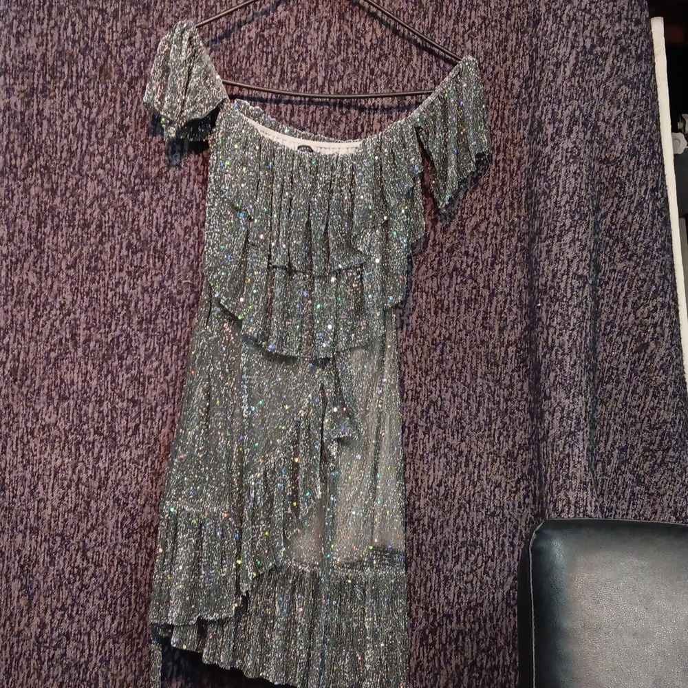 Women's dresser